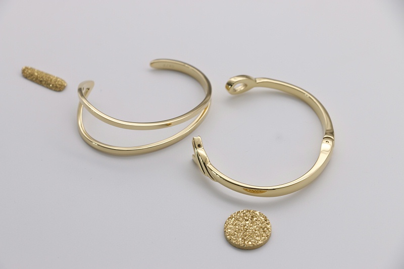 仿金色真空香蕉精品视频